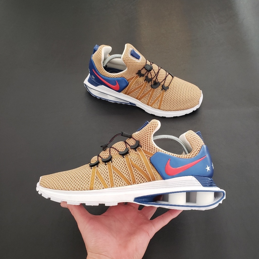 SOLD. Nike Shox Gravity.